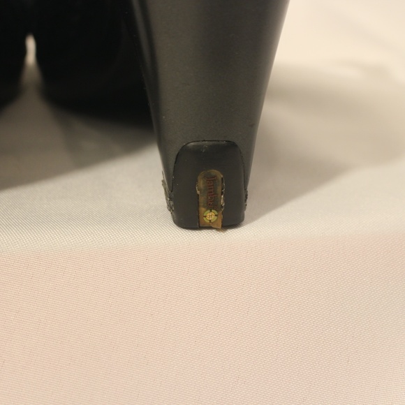 Black Heels - Picture 5 of 8